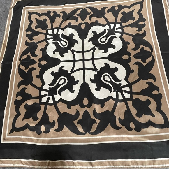 Vintage Vera Neumann 100% silk abstract scarf - Picture 7 of 7